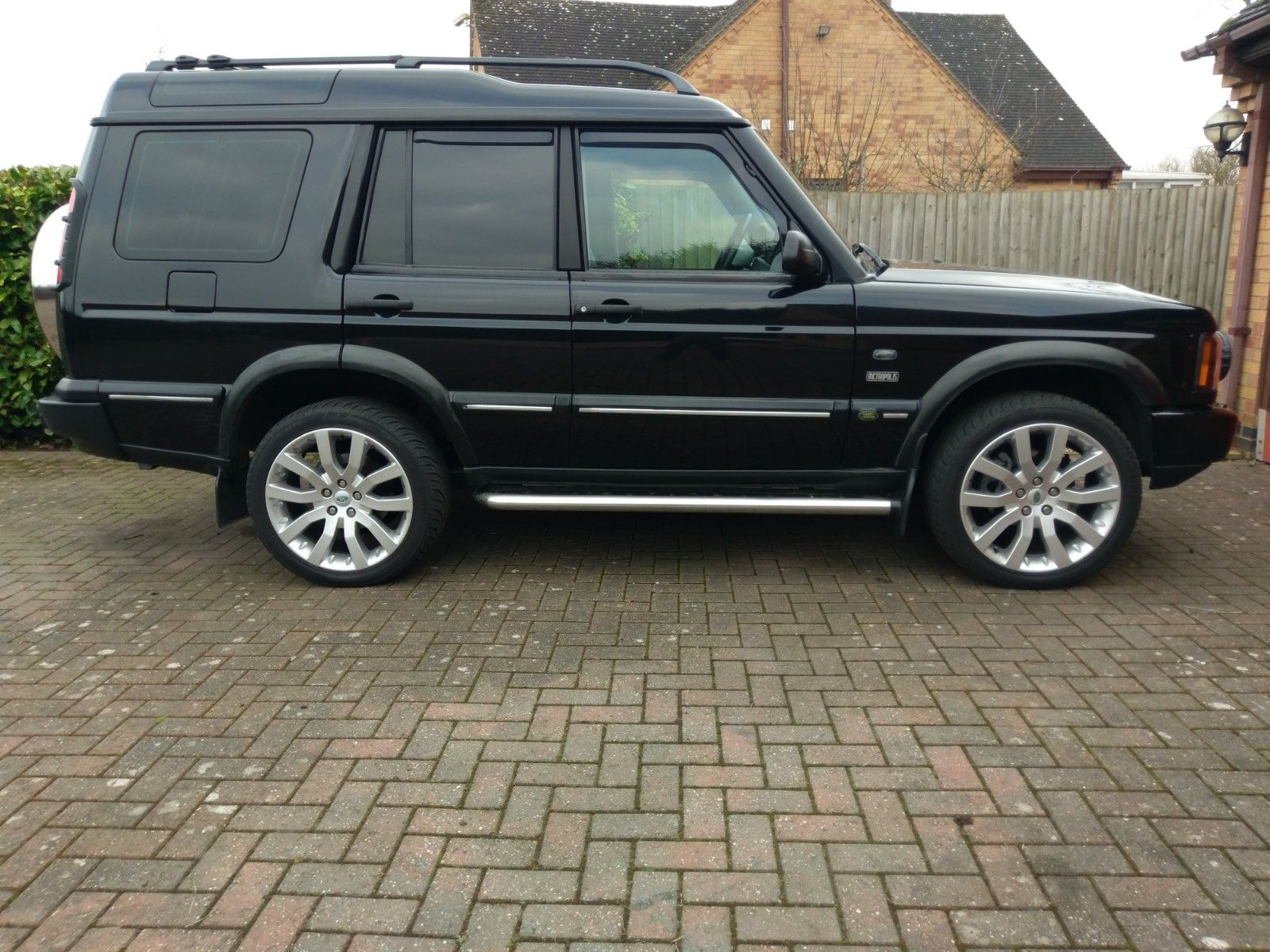 Land rover deals discovery 2 wheels