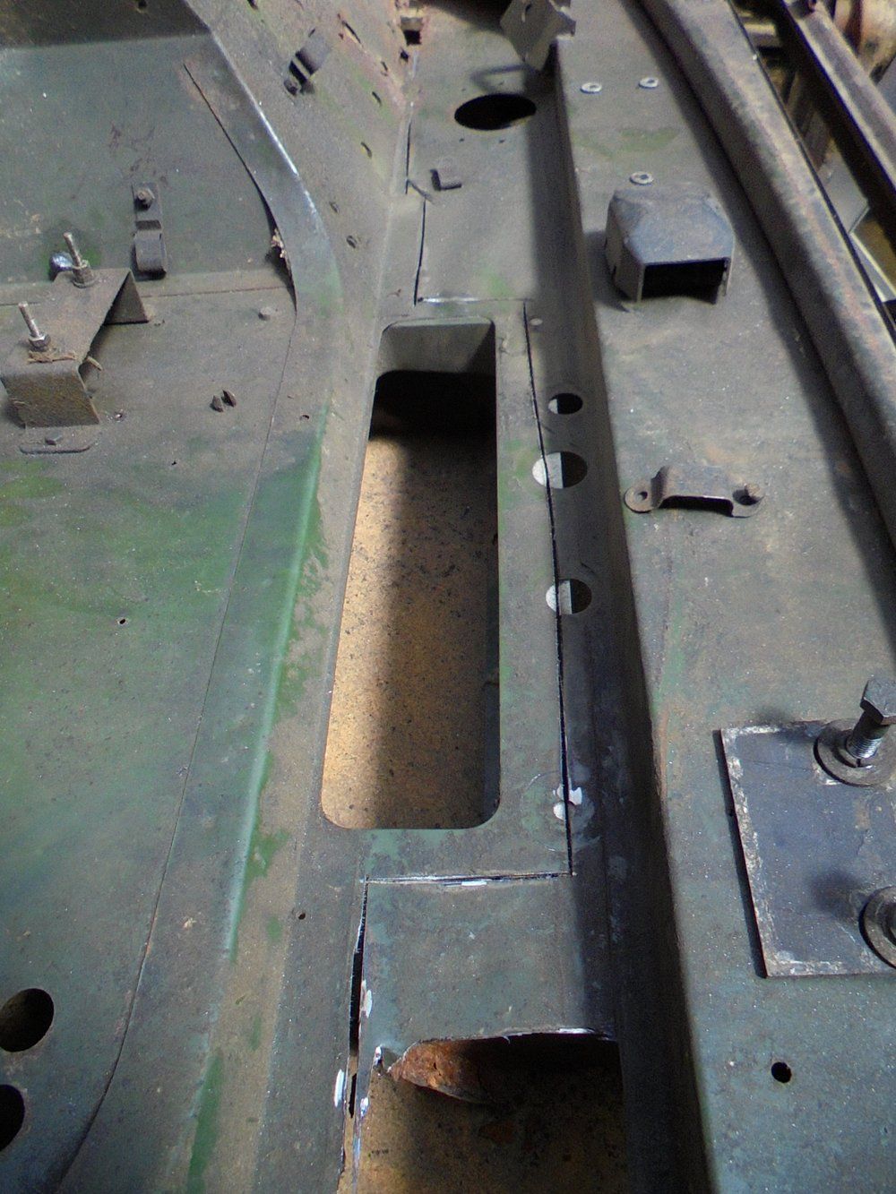 1965 series 2a station wagon bulkhead removal middle bit3.JPG