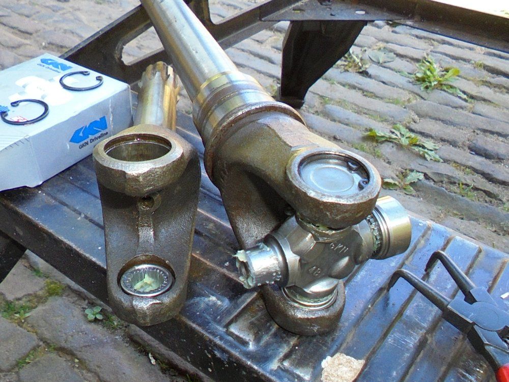 1965 series 2a station wagon front half shafts fitting new UJs2.JPG