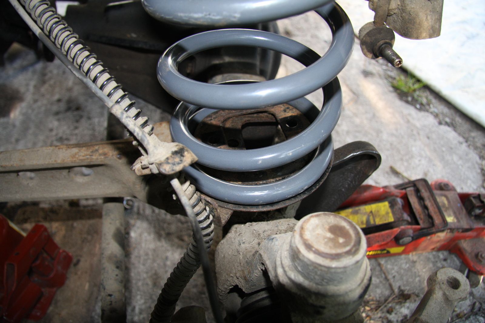 Discovery 2 front coil spring | LandyZone - Land Rover Forum