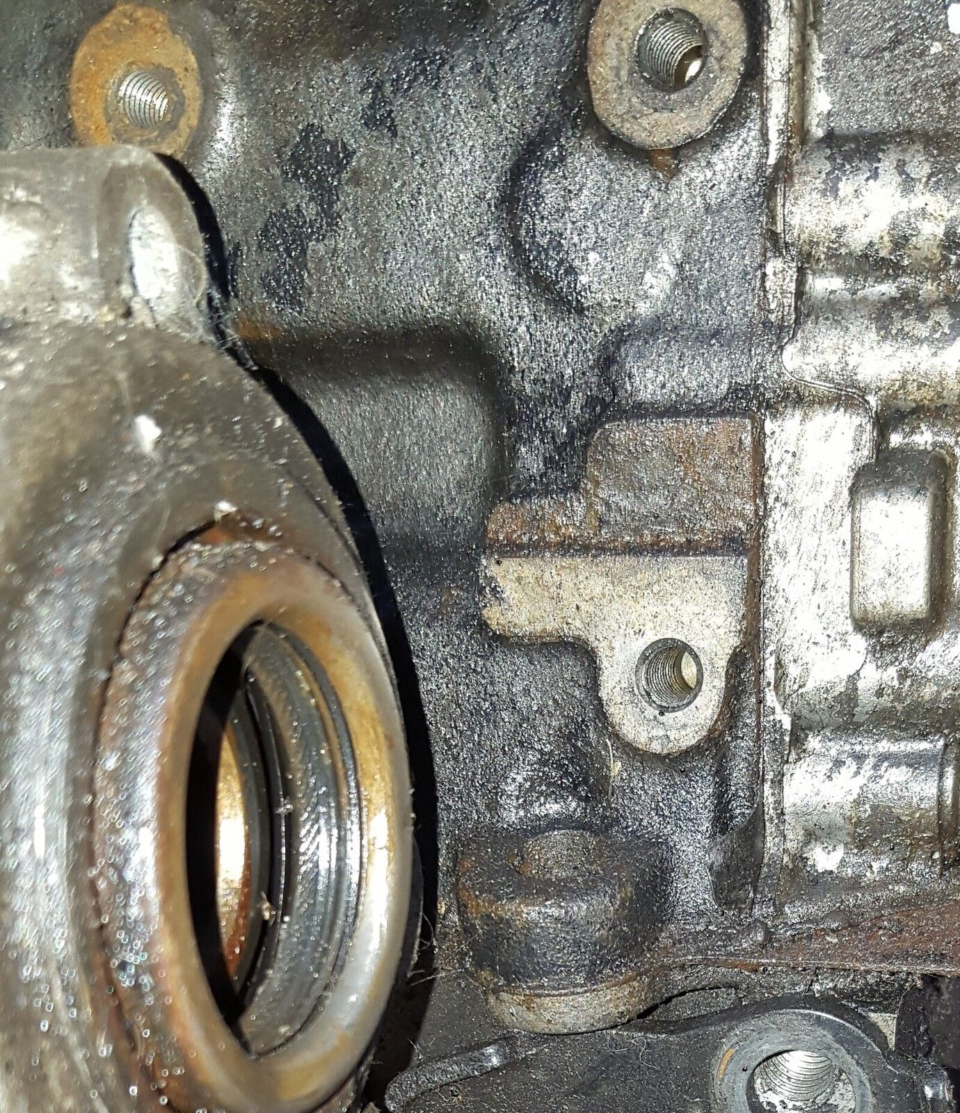OS-Drive-shaft-seal-whats-missing.jpg
