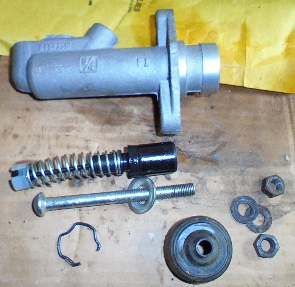 1965 series 2a station wagon clutch master cylinder dismantled.JPG