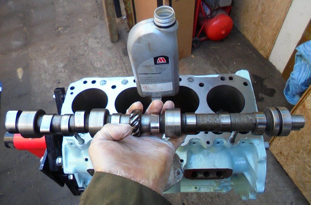 1965 series 2a station wagon fitting camshaft1.JPG