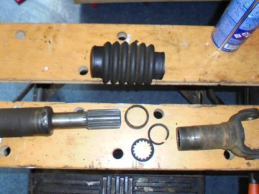 1965 series 2a station wagon front propshaft derust1.JPG