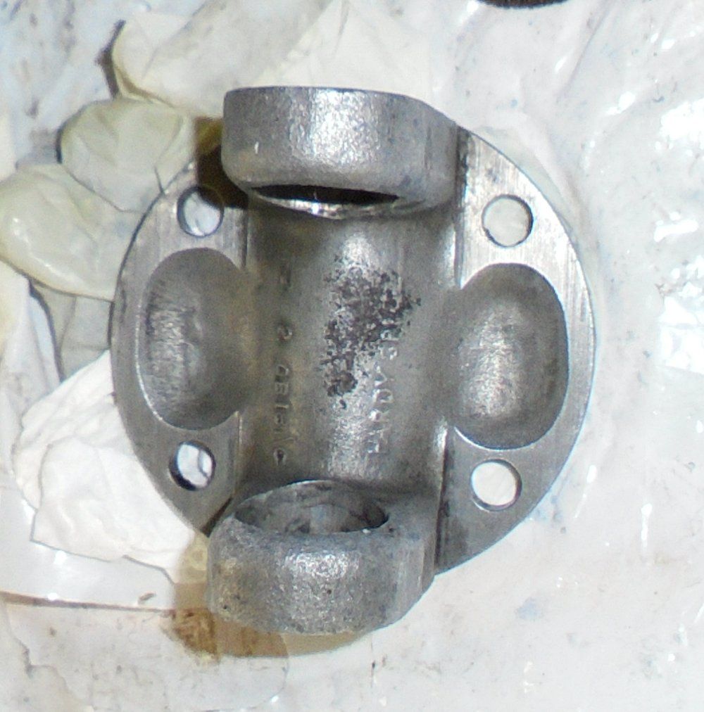 1965 series 2a station wagon front propshaft flange derusting2.JPG