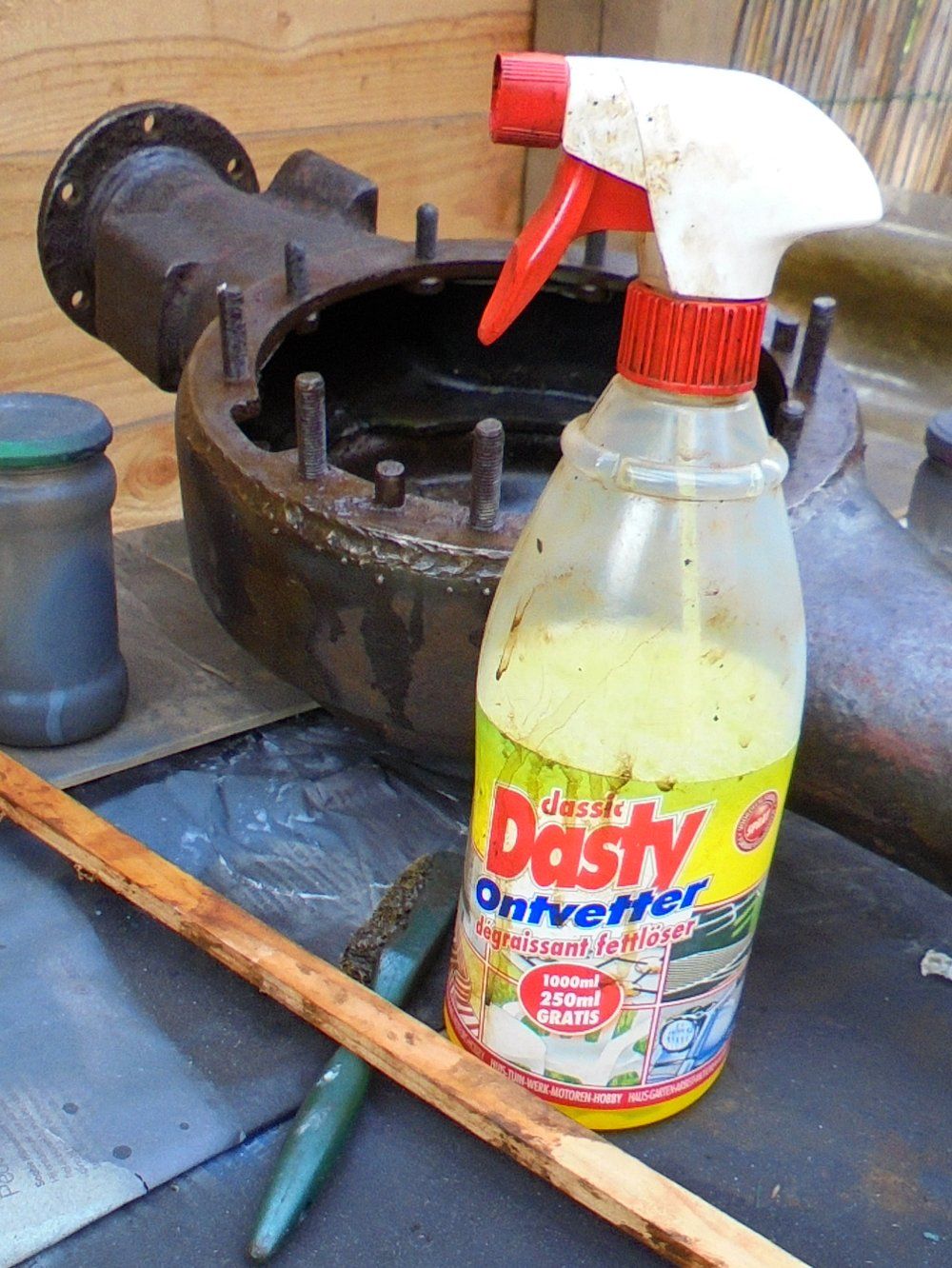 1965 series 2a station wagon using household degreaser to clean axle casing1.JPG