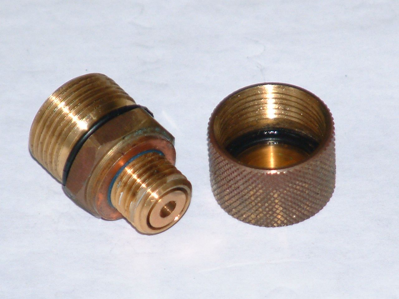 DRAIN PLUG 2.JPG