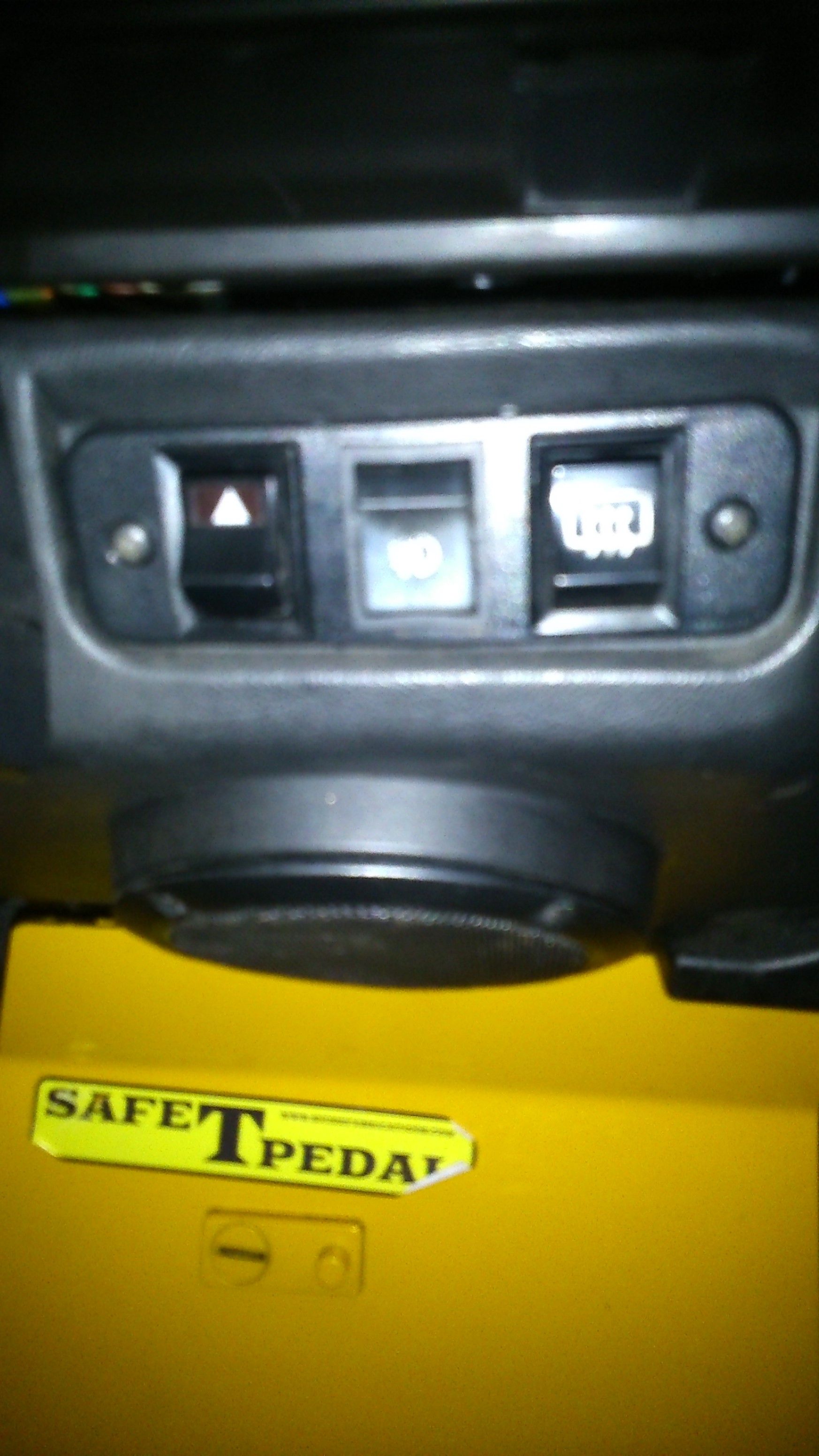 Fog Lamp switch.jpg