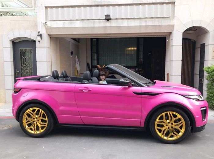 pink_evoque_1.jpg