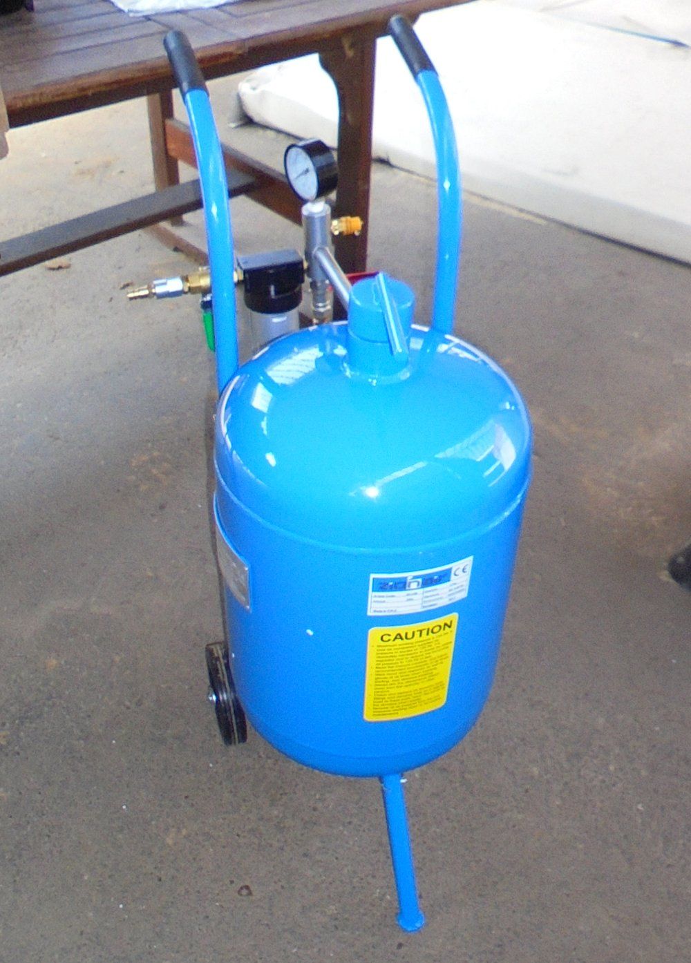 Sand blasting kettle3.JPG