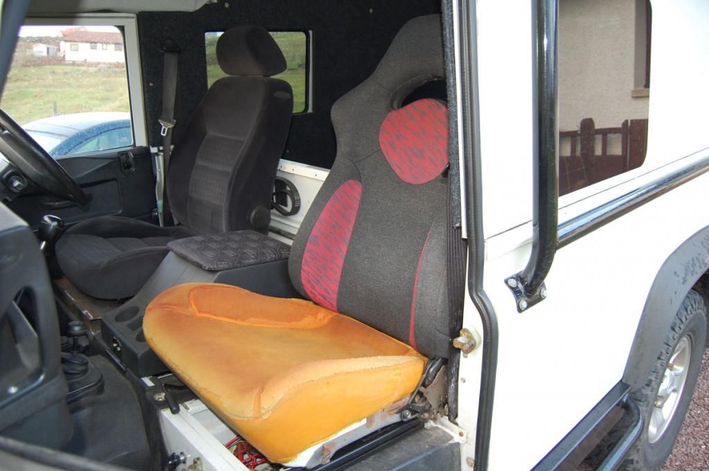 Extended Slide Seat Risers - Defender 90/110 - For One Seat