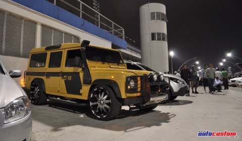 overkill_land_rover_defender_02.jpg