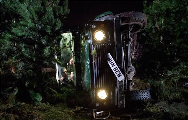 16_02_emmerdale_crash_21_large_zps90f0d532.jpg