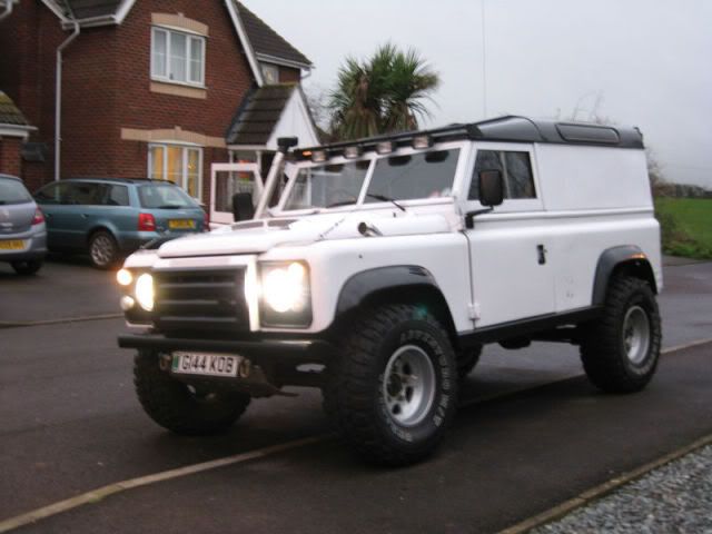 Defender90RoofChop.jpg