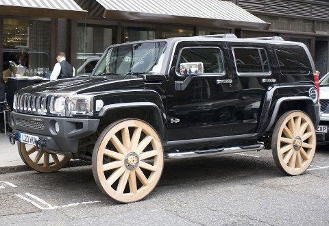 hummer-h3-wooden-wheels-3.jpg