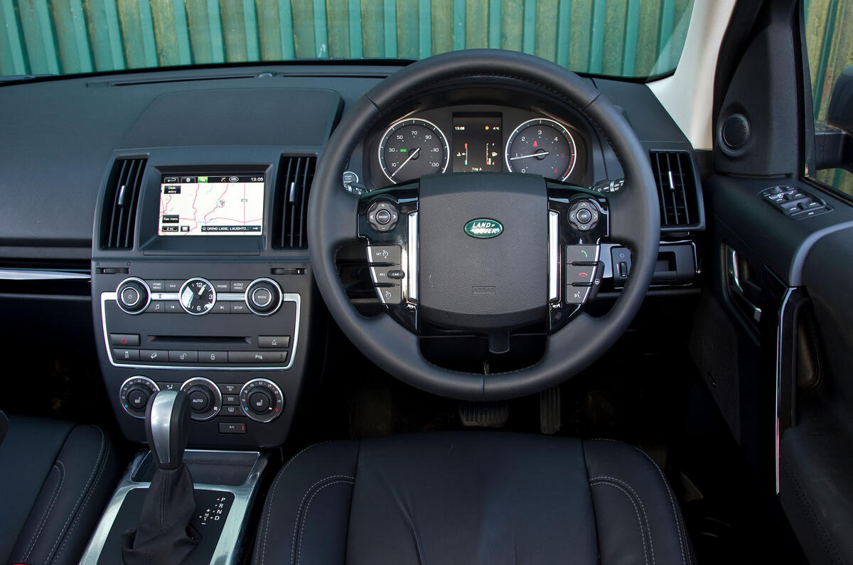 95-land-rover-freelander-2-ugb-dashboard.jpg